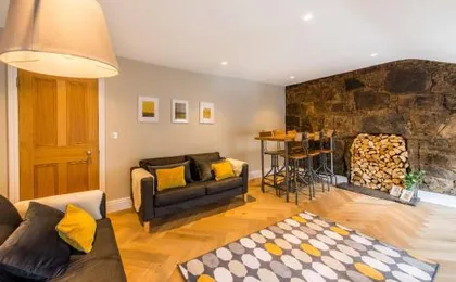 City Centre, Newly Refurbished Stylish Apartment