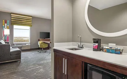 Hampton Inn by Hilton Brooklyn Park Minneapolis