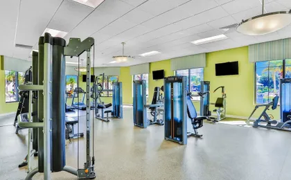 2-story Townhouse Near Disney W/private Heated Pool, Shared Clubhouse, Gym, AC