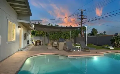 Amazing 4-bdrm W/backyard Paradise in Scottsdale!