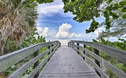 Sea La Vie: Sunny Indian Rocks Beach Condo!