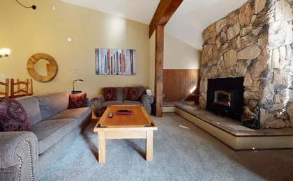 Helios North 6 Spacious and Bright, Pet-Friendly, Walk to The Village Gondola by RedAwning