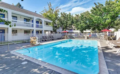 Super 8 by Wyndham Santa Rosa North
