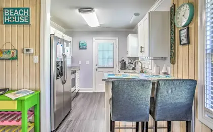 Walk to Apache Pier: Coastal Condo w/ Pool Access