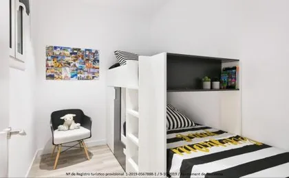 Catalonia Square Terrace & 5 bathrooms 5BD-5BTH