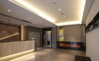 Homeinn Selected Hotel (Shanghai Jiangsu Road Subway Station)