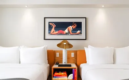 Short Stories Hotel Near The Grove