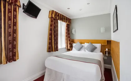 Oyo London Guest House