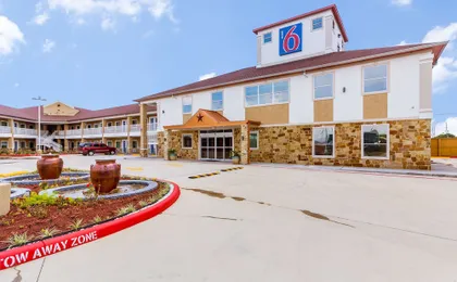 Motel 6-Houston, TX - North