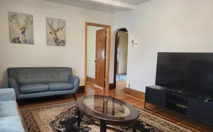 Tranquil House In Cambridge
