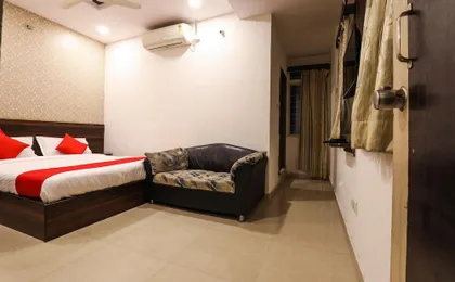 Hotel Deccan Lodging And Boarding by Oyo Rooms