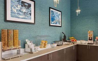 Days Inn & Suites by Wyndham Bowling Green