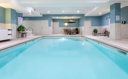 Holiday Inn Express & Suites Minneapolis-Dwtn (Conv Ctr)