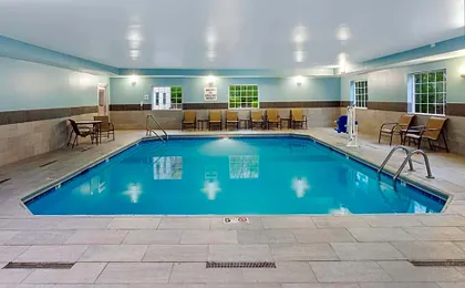 Holiday Inn Express & Suites Carmel North Westfield By IHG
