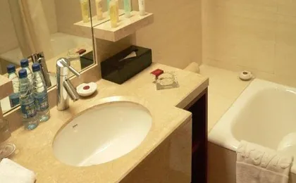 Shanghai CJ Four Seasons Hotel (Changshou Road Wuning Road Subway Station Branch)