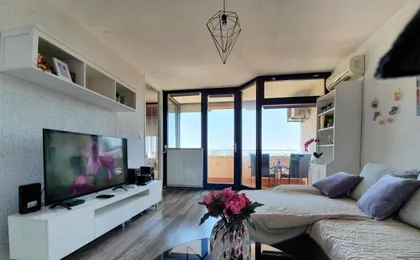Bright Apartment Bloom - Free Parking And Wifi