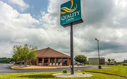 Quality Inn Columbia City near US-30