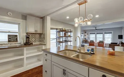 1 Mi to Hermann Park! Updated Apt w/ Parking Spot