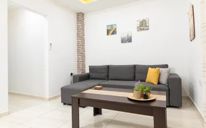 F & B Collection - 2br Fast Wi-Fi Penthouse