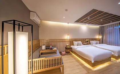 Lijiang Muqian Hotel