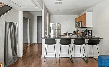 Littlefield Lofts, Hosted by Placemakr - 6th St