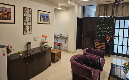 Deer Park Luxury Homestay (Safdarjang Enclave)