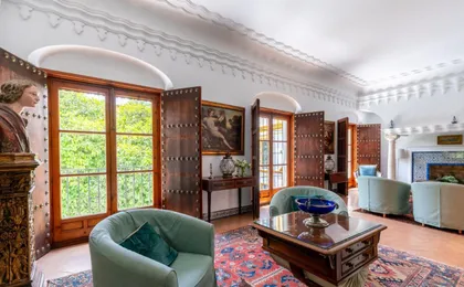 Sevillebnb Group- Villa Elvira, Exclusive Pool And Gardens in the Heart of Sevilla