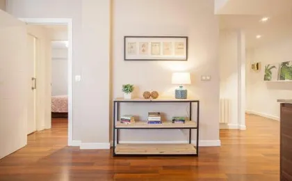 Hi Valencia Apartments - Jorge Juan
