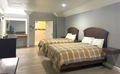 Hotel O Regency Suites Houston - IAH Beltway 8