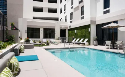 Hampton Inn & Suites Miami Wynwood Design District (H)