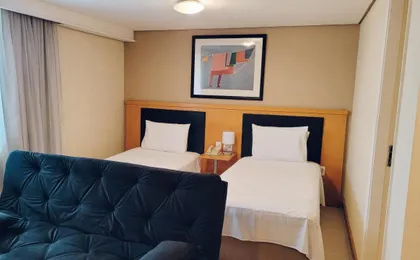 1007 Hotel Bienal Suits, Arrumacao, Manobrista E Piscina