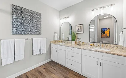 Solterra Vacation Rental: Luxury 3-BR Condo with Lake & Golf Views. Access to Luxury Pool, Hot Tub,