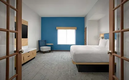 Holiday Inn Express Hotel & Suites DFW West - Hurst By IHG