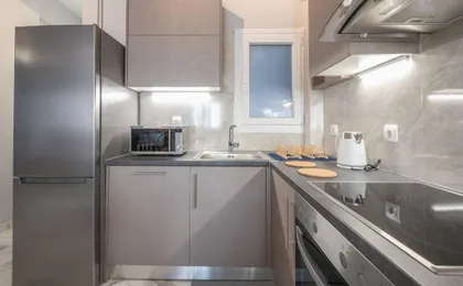 Luxurious Apt in Megaro Moussikis Metro Station