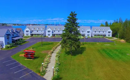 Clearwater Lakeshore Motel