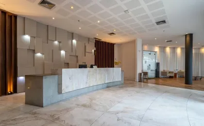 Apto Pet Friendly c 2 su tes e Garagem na Barra