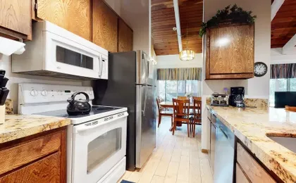 Horizons 4 188 Cozy Condo with Great Complex Amenities, On the Shuttle Route by RedAwning