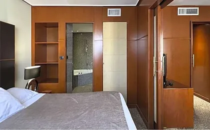 Goldstar Resort & Suites