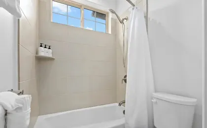 @marbella Lane - Elegant 3BR w/ Marvelous Views