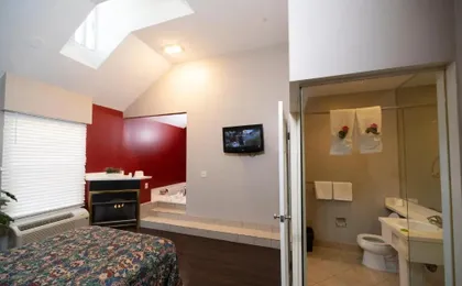 Post Road Inn Motel