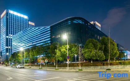 Hangzhou Xiaoshan Hotel By Lantian Bright (People's Square Subway Station)