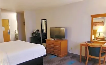 Days Inn by Wyndham Osage Beach Lake of the Ozarks