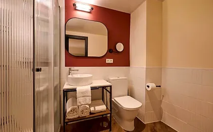 Honest Granada Hotel