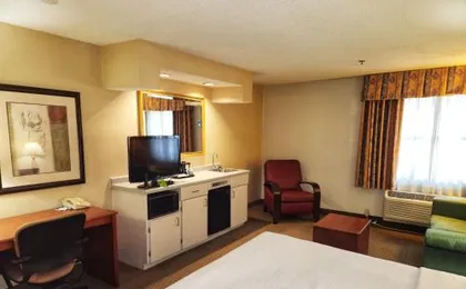 La Quinta by Wyndham Appleton College Avenue