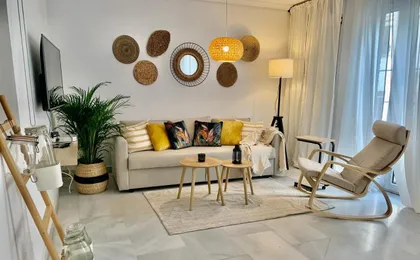 Homely Malaga Larios