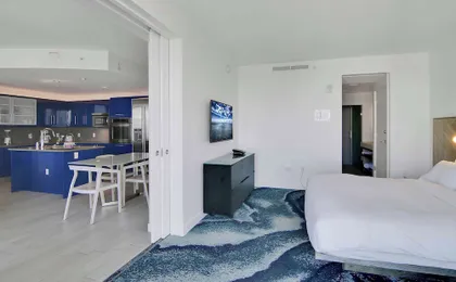 Sapphire Suite Beachfront, Gym + Pool!