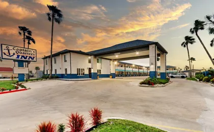 Captain's Quarters Inn