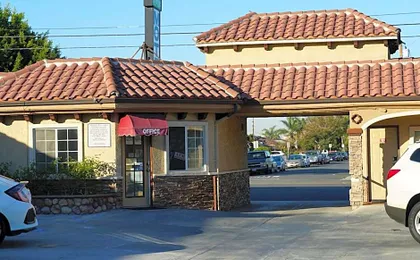 Avenue Motel