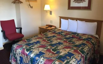 Relax Inn - Saginaw