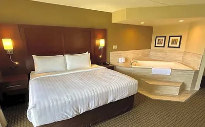 Best Western Rochelle Inn & Suites near DeKalb